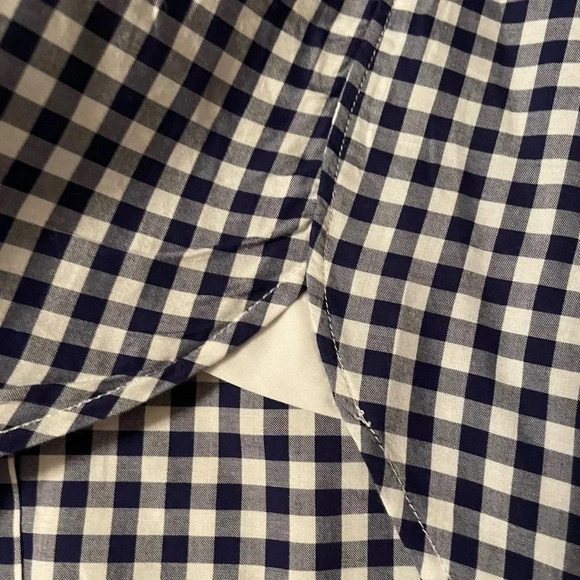 100% cotton J Crew Poplin Button up - Picture 6 of 10